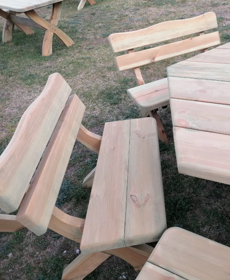 Drewniane meble ogrodowe
